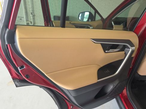 Used 2024 Toyota RAV4 XLE FWD image 11