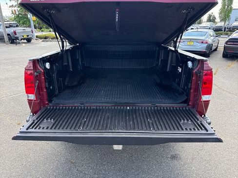 Used 2005 Nissan Titan SE AWD/4WD image 14
