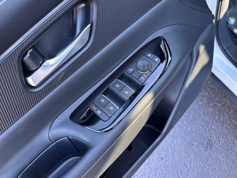 Used 2025 Nissan Murano SV image 15