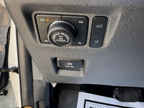 Used 2026 Ford Expedition Tremor AWD/4WD image 19
