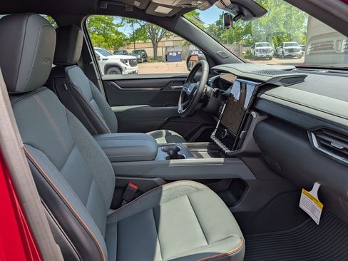 New 2026 GMC Acadia AT4 w/ Luxury Package AWD/4WD image 23