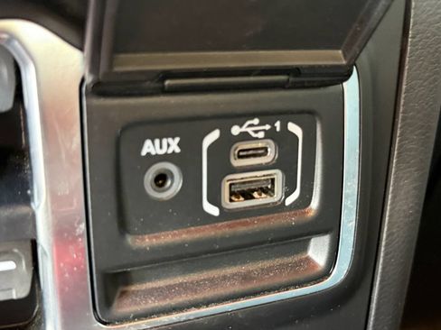 Used 2020 Jeep Gladiator Rubicon AWD/4WD image 25