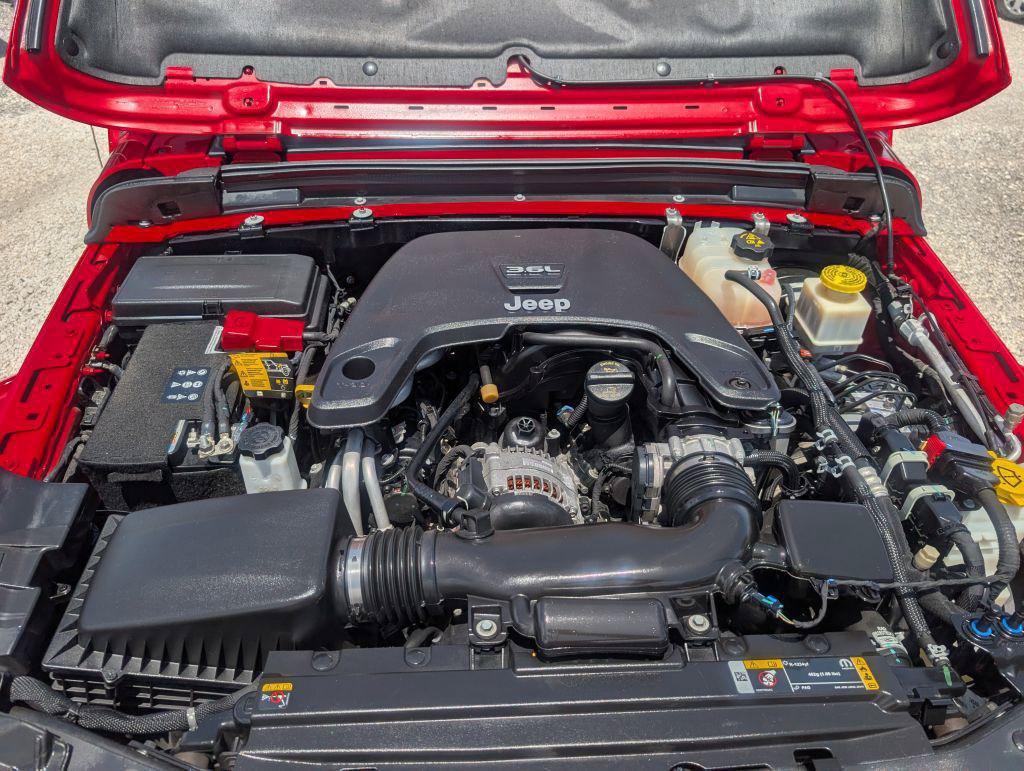 Used 2021 Jeep Gladiator Sport AWD/4WD image 16