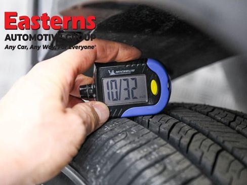 Used 2024 Toyota Corolla Cross LE image 28