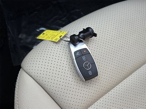 Used 2019 Mercedes-Benz C 300 Sedan image 18