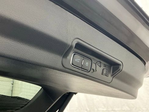 Used 2025 Ford Explorer Platinum w/ Ultimate Package image 25