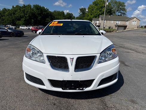 Used 2010 Pontiac G6 Sedan FWD image 3