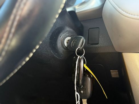 Used 2015 Toyota RAV4 XLE image 31