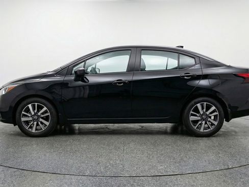 Used 2025 Nissan Versa SV image 4