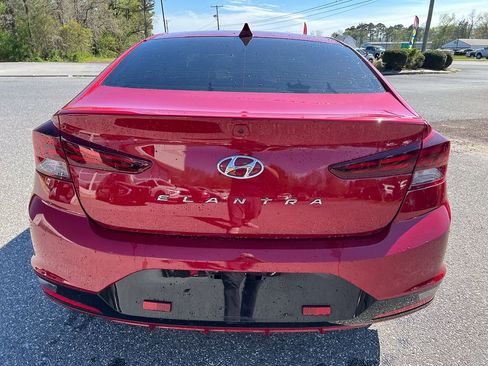 Used 2020 Hyundai Elantra SEL w/ Convenience Package (C2) FWD image 4