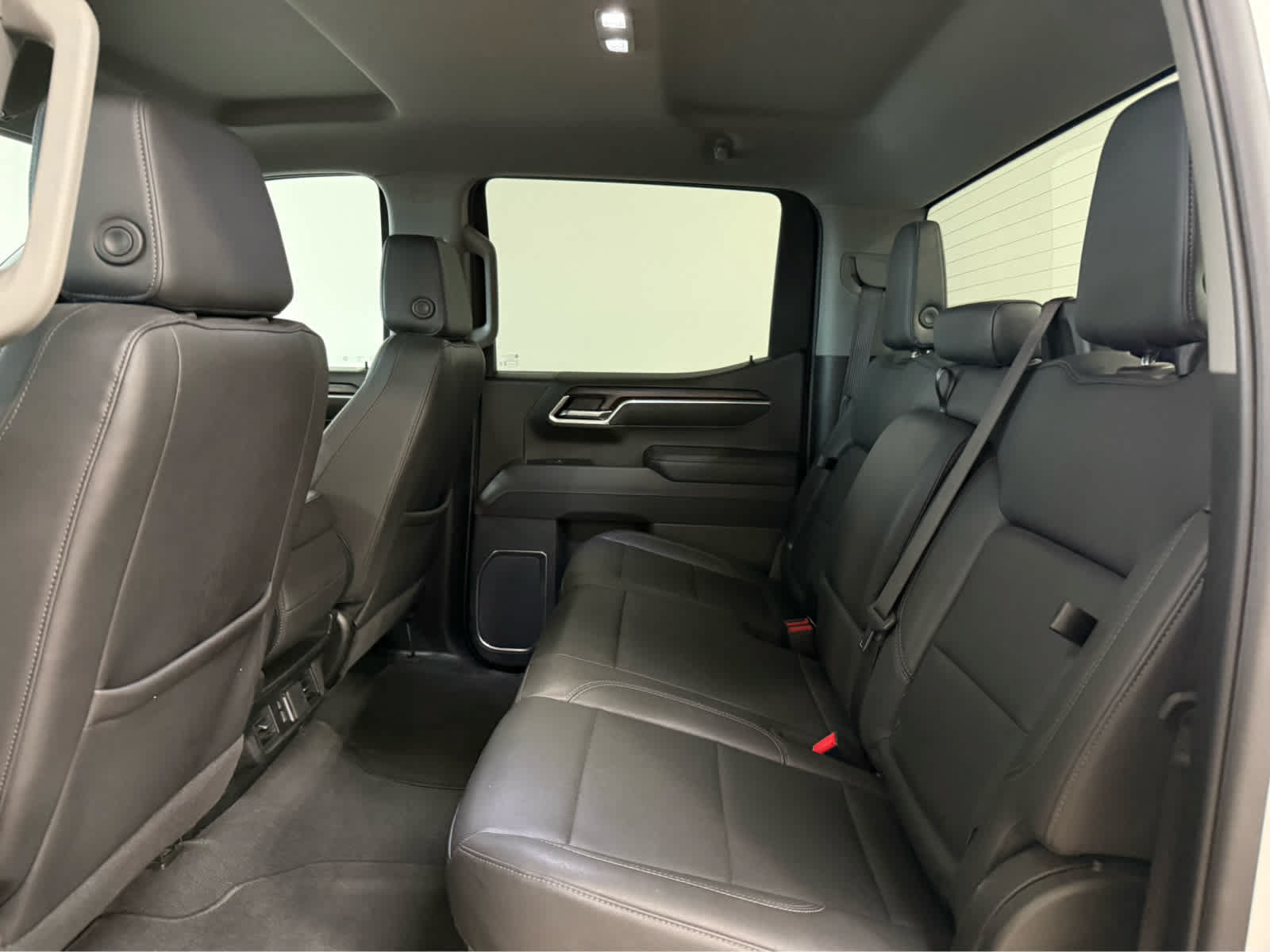 Used 2025 GMC Sierra 1500 SLT AWD/4WD image 14