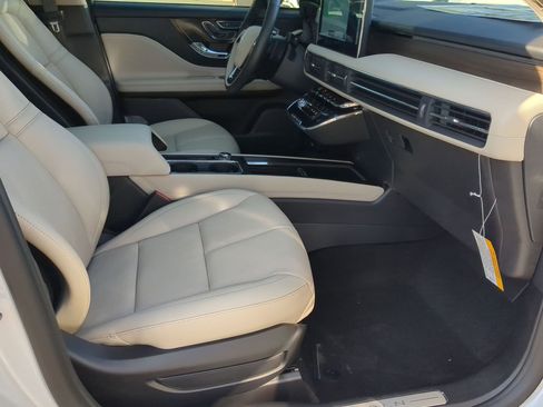 New 2026 Lincoln Corsair Reserve FWD image 23
