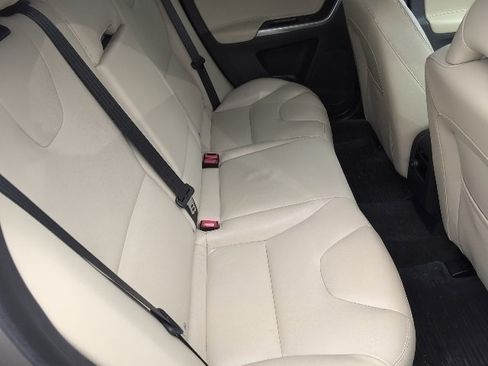 Used 2016 Volvo XC60 T5 Premier w/ Proximity Package image 14