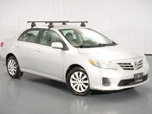 Used 2013 Toyota Corolla LE FWD image 12