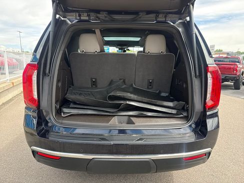 Used 2023 GMC Yukon SLT w/ SLT Premium Package AWD/4WD image 23