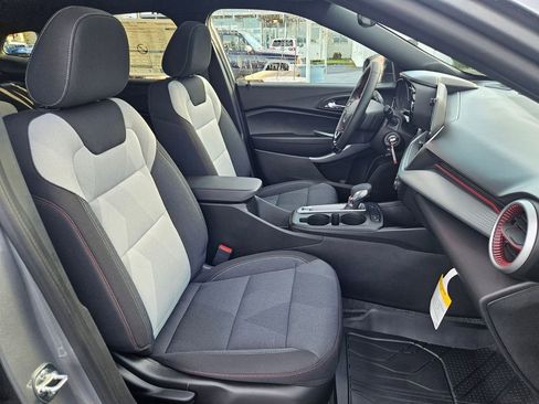 New 2026 Chevrolet Trax RS w/ Sunroof Package image 35