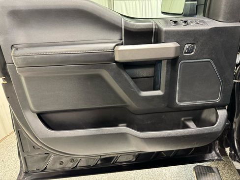 Used 2018 Ford F150 Platinum w/ Equipment Group 701A Luxury image 16