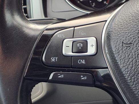 Used 2018 Volkswagen Atlas SEL AWD/4WD image 29