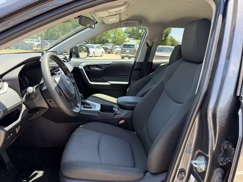 Used 2025 Toyota RAV4 XLE FWD image 24