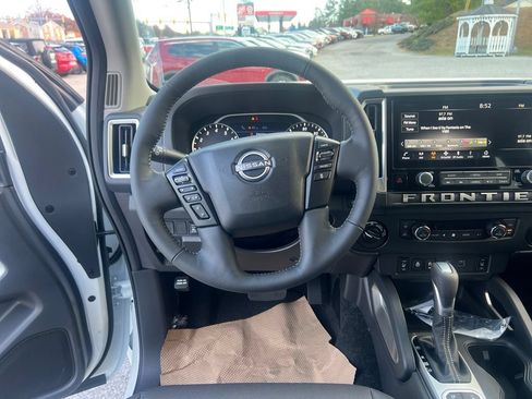 New 2026 Nissan Frontier SV w/ SV Convenience Package AWD/4WD image 14