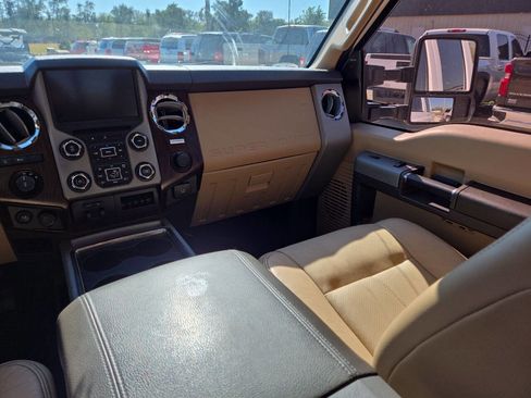 Used 2015 Ford F250 Lariat w/ Chrome Package image 10