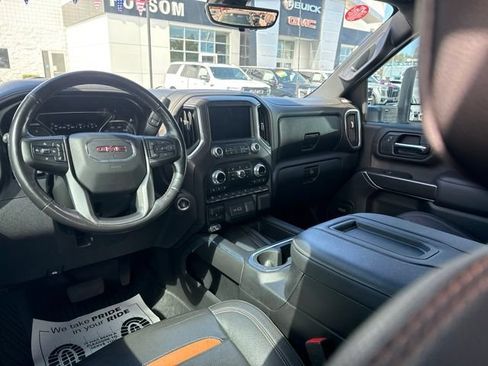 Used 2020 GMC Sierra 2500 AT4 w/ Technology Package AWD/4WD image 5