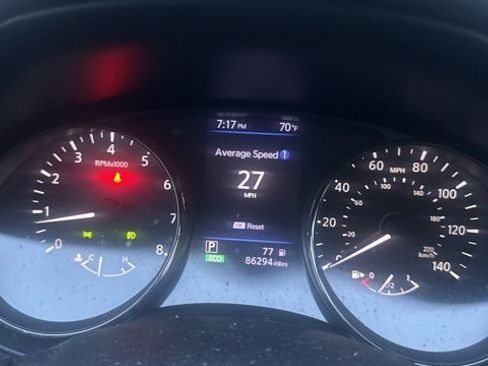 Used 2018 Nissan Rogue SL w/ Premium Package image 14