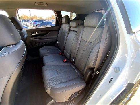 Used 2020 Hyundai Santa Fe SE image 18
