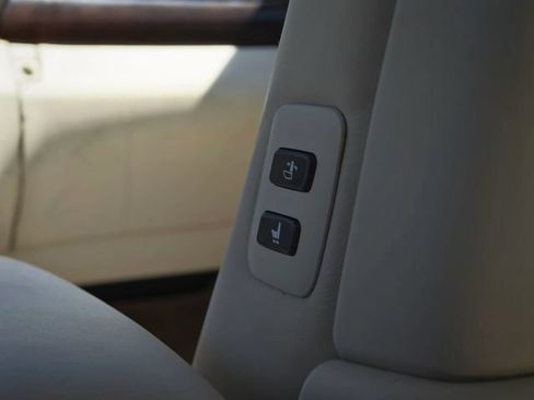 Used 2007 Lexus LS 460 RWD image 44