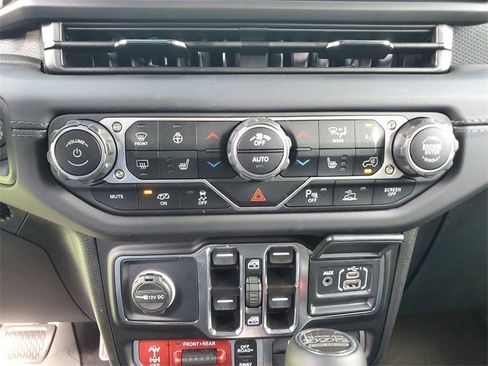 Used 2025 Jeep Wrangler Unlimited Rubicon 392 image 28