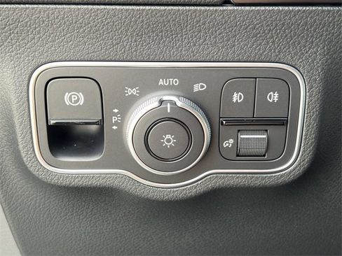 Used 2025 Mercedes-Benz GLA 250 4MATIC image 18