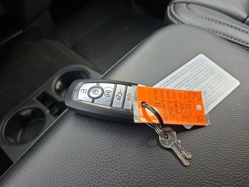 Used 2020 Ford F150 Lariat image 29