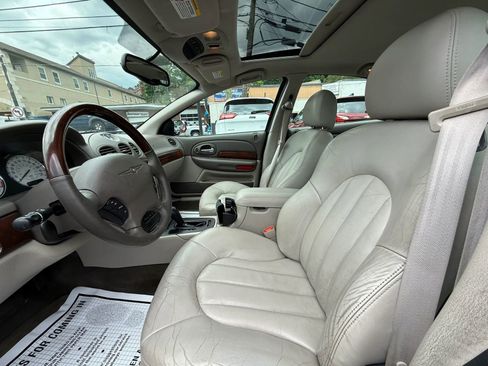 Used 2004 Chrysler 300M FWD image 21