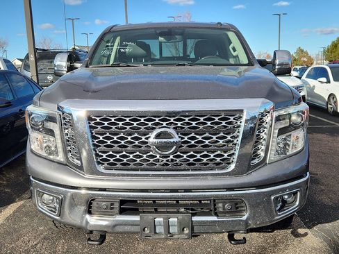 Used 2018 Nissan Titan SL w/ Chrome Package image 2