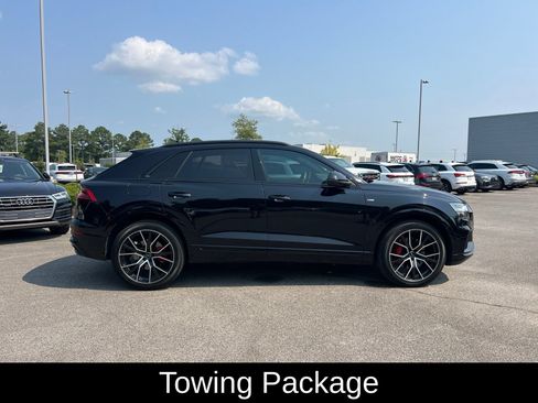 Used 2019 Audi Q8 Prestige w/ Luxury Package AWD/4WD image 4