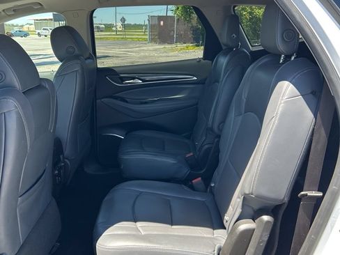 Used 2018 Buick Enclave Essence AWD/4WD image 16