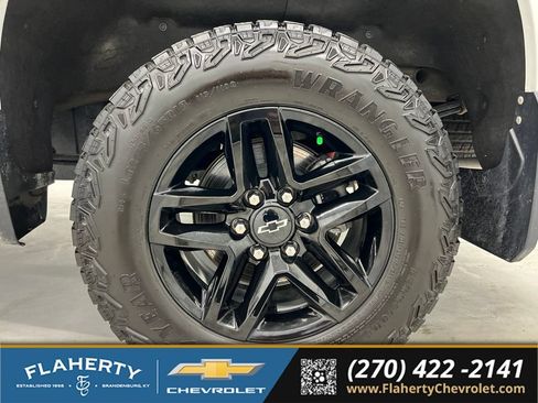 Used 2024 Chevrolet Silverado 1500 LT Trail Boss w/ LT Trail Boss Premium Package AWD/4WD image 21