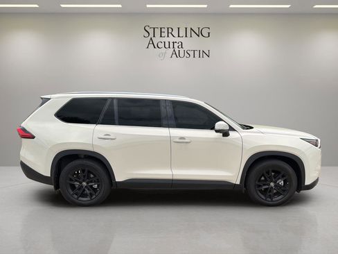 Used 2024 Toyota Grand Highlander AWD image 5