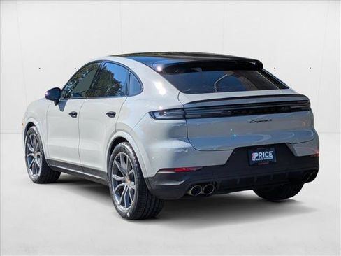 Used 2024 Porsche Cayenne S image 8