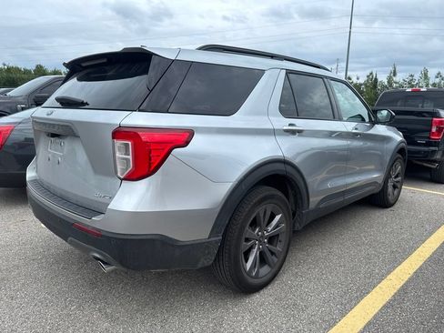 Used 2024 Ford Explorer XLT w/ Equipment Group 202A AWD/4WD image 7