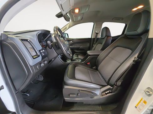 Used 2018 Chevrolet Colorado Z71 AWD/4WD image 16
