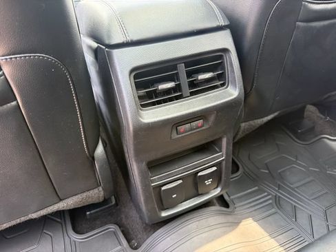 Used 2016 Ford Edge Titanium w/ Equipment Group 301A AWD/4WD image 28