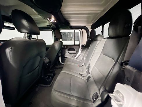 Used 2023 Jeep Gladiator Willys image 29