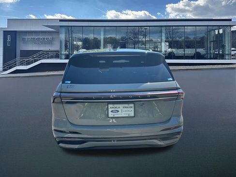 New 2026 Lincoln Nautilus Reserve w/ Jet Appearance Package AWD/4WD image 7