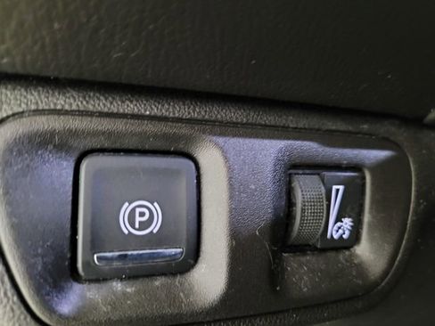 Used 2018 GMC Acadia SLE image 37