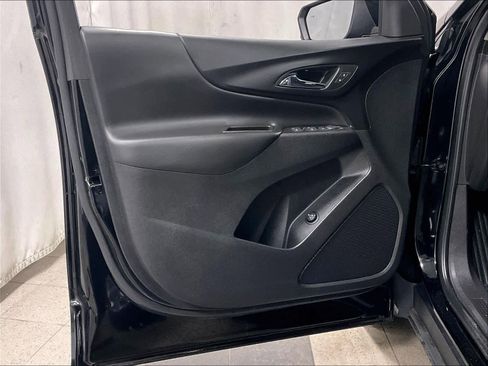 Used 2023 Chevrolet Equinox LT image 9