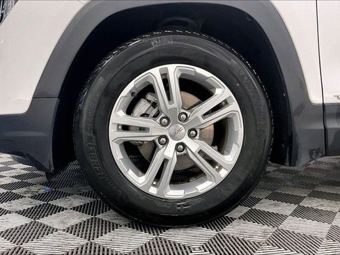 Used 2024 GMC Terrain SLE FWD image 8