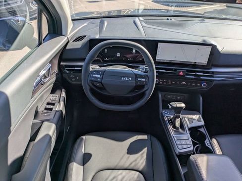 New 2026 Kia Sportage SX FWD image 17