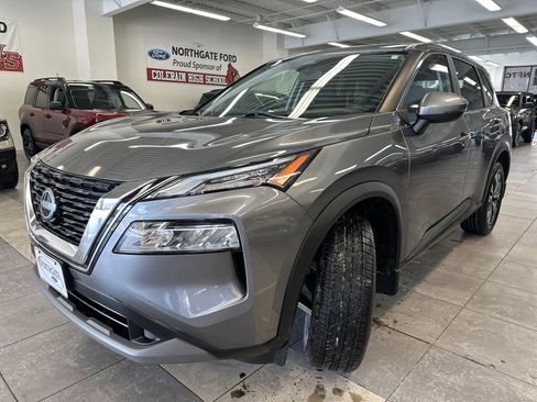 Used 2023 Nissan Rogue SV image 15