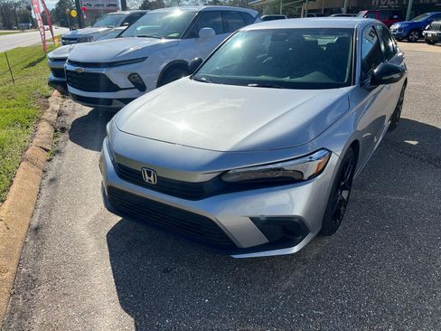 Used 2024 Honda Civic Sport image 2